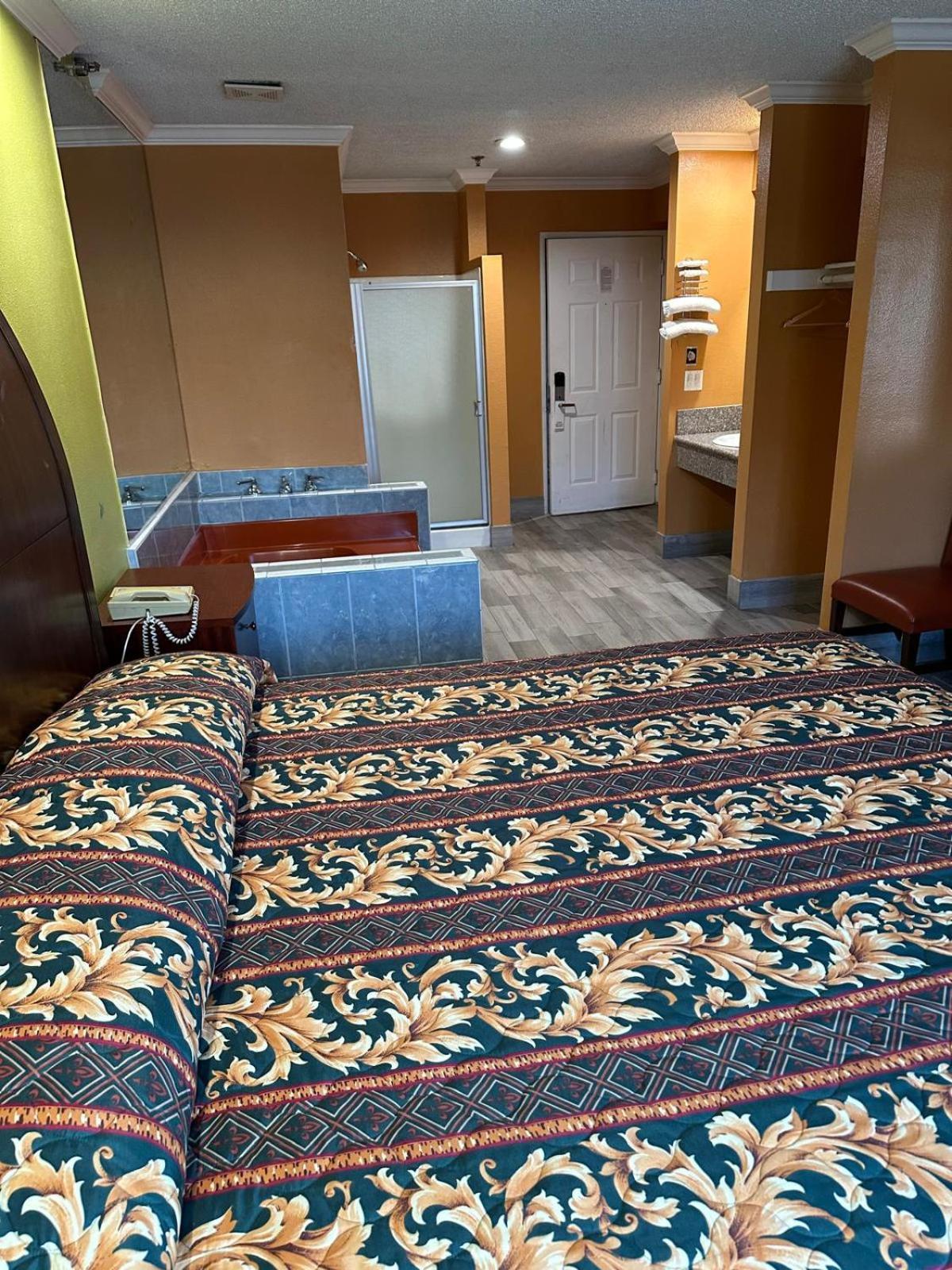Heritage Inn And Suites 科洛纳 外观 照片