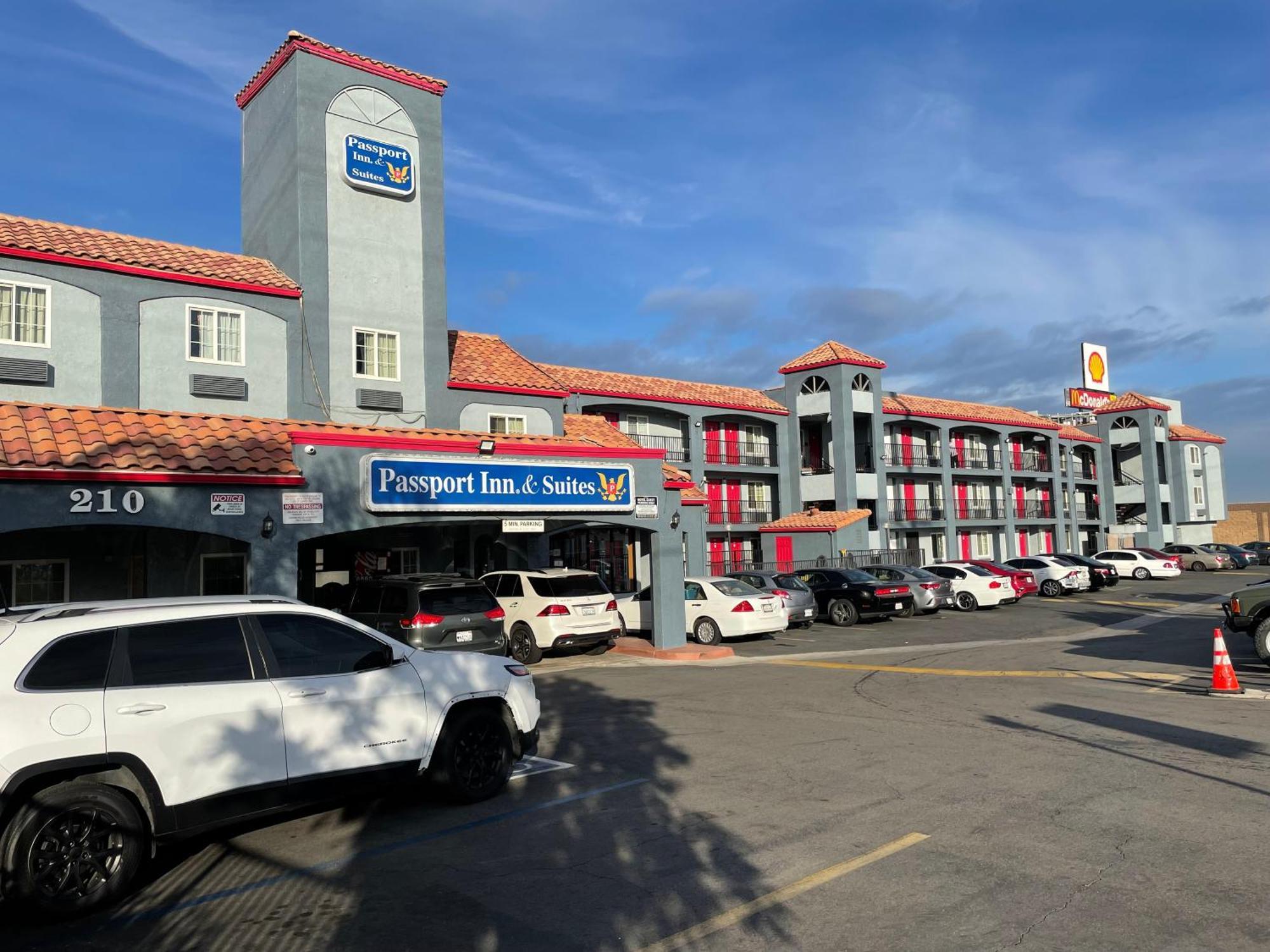 Heritage Inn And Suites 科洛纳 外观 照片