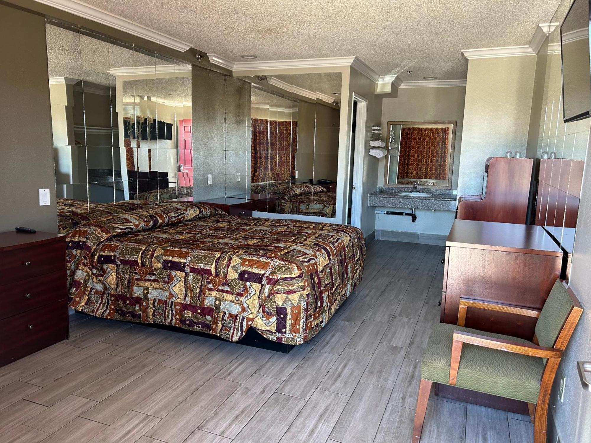 Heritage Inn And Suites 科洛纳 外观 照片