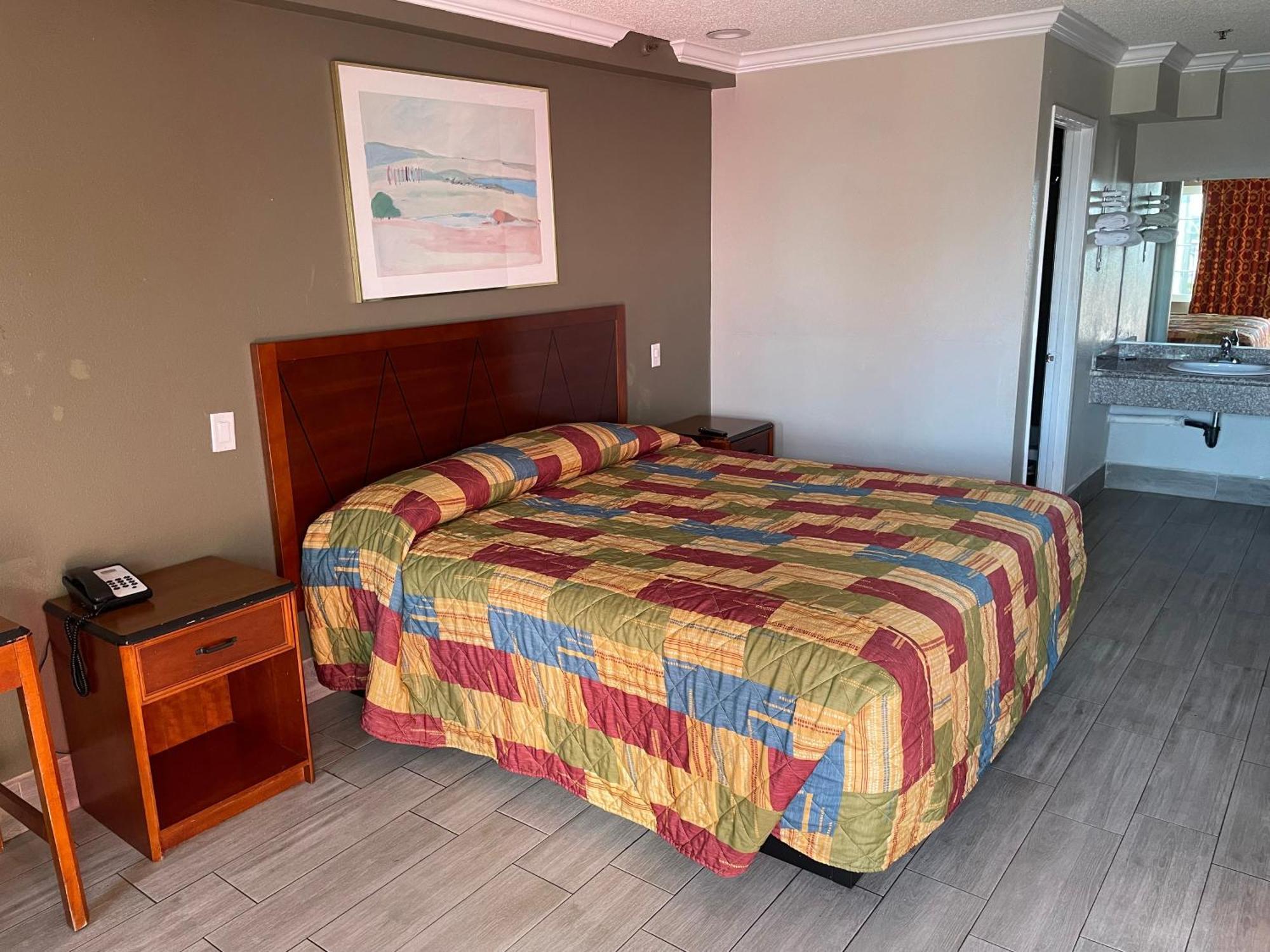 Heritage Inn And Suites 科洛纳 外观 照片